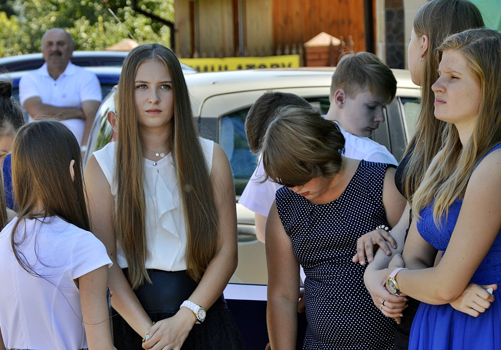 Kość niezgody spadła z hukiem na jubileuszowy pomnik