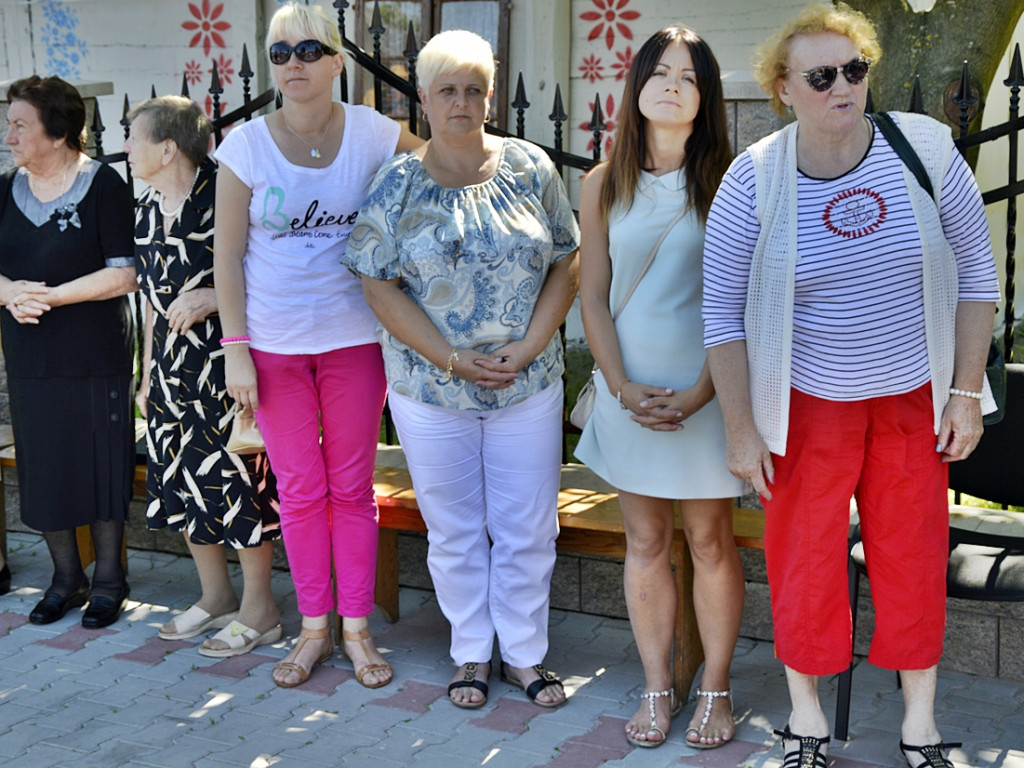 Kość niezgody spadła z hukiem na jubileuszowy pomnik