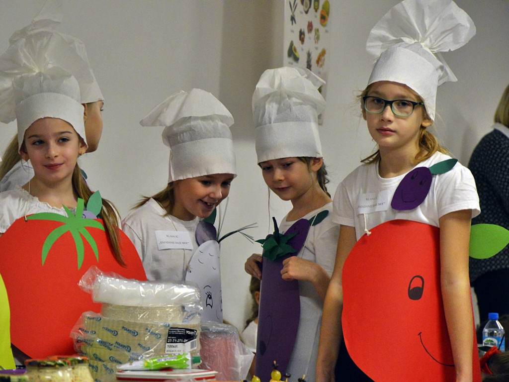 Mają tę moc! Śniadaniowa akcja dla dzieci w ,,małej dwójce? [FOTO]