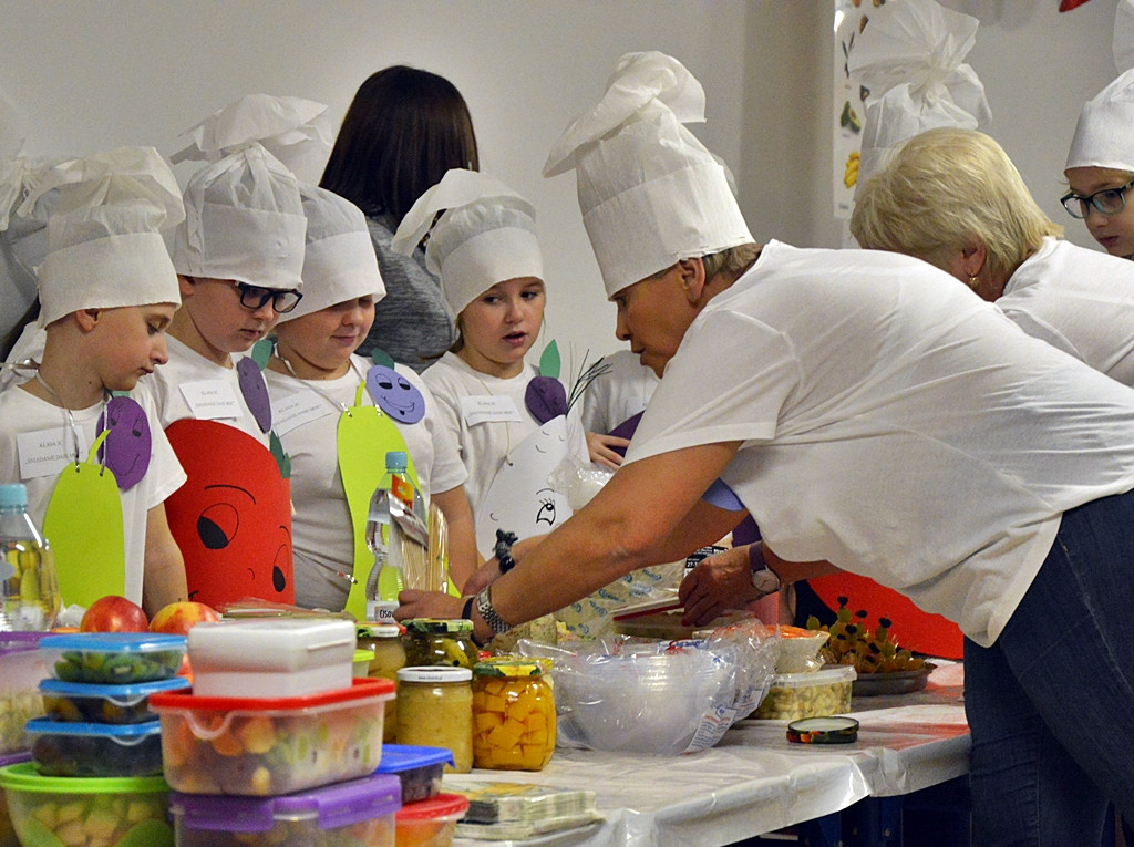 Mają tę moc! Śniadaniowa akcja dla dzieci w ,,małej dwójce? [FOTO]