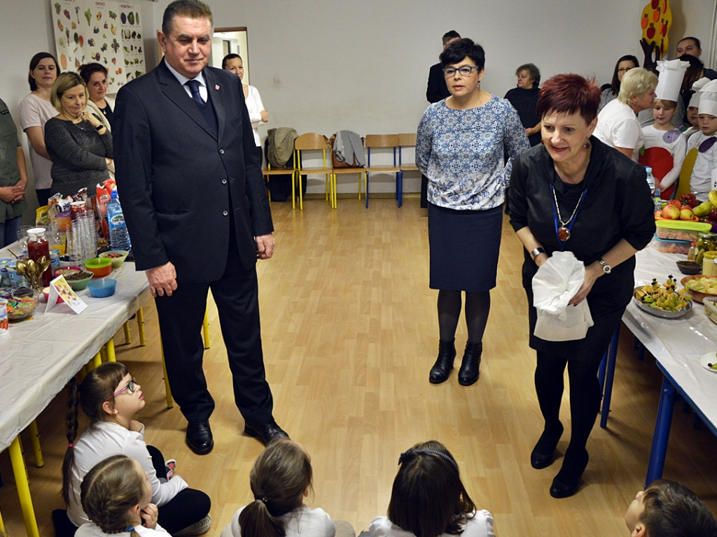 Mają tę moc! Śniadaniowa akcja dla dzieci w ,,małej dwójce? [FOTO]