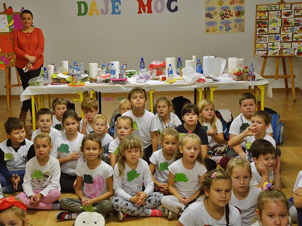 Mają tę moc! Śniadaniowa akcja dla dzieci w ,,małej dwójce? [FOTO]