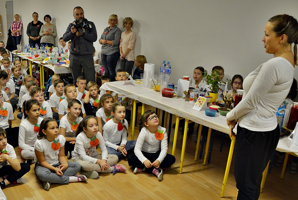 Mają tę moc! Śniadaniowa akcja dla dzieci w ,,małej dwójce? [FOTO]