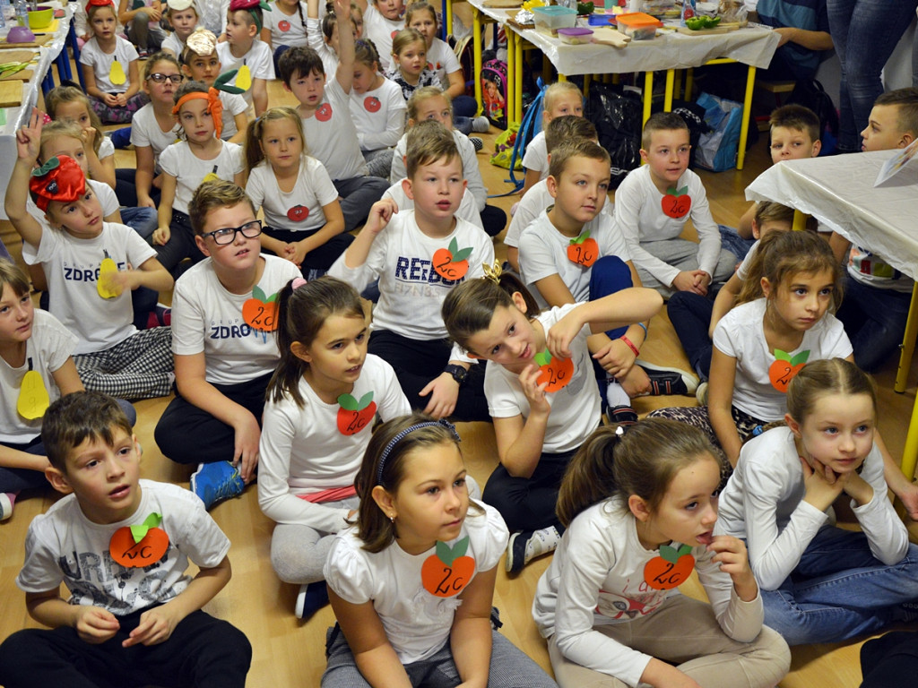 Mają tę moc! Śniadaniowa akcja dla dzieci w ,,małej dwójce? [FOTO]