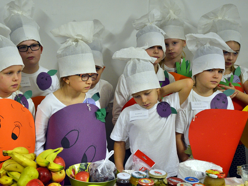 Mają tę moc! Śniadaniowa akcja dla dzieci w ,,małej dwójce? [FOTO]