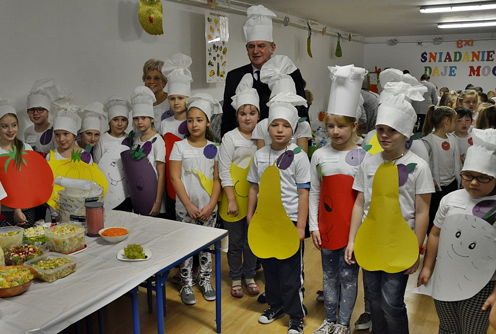 Mają tę moc! Śniadaniowa akcja dla dzieci w ,,małej dwójce? [FOTO]