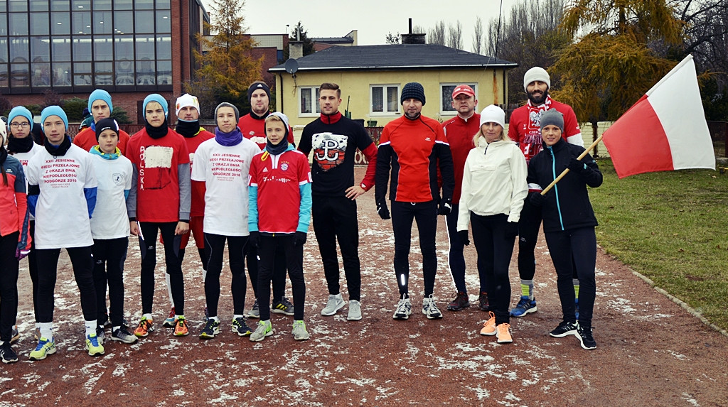 Dnia 11.11. wystartowali o godzinie 11:11 na trasę liczącą 11,11 km [FOTO]