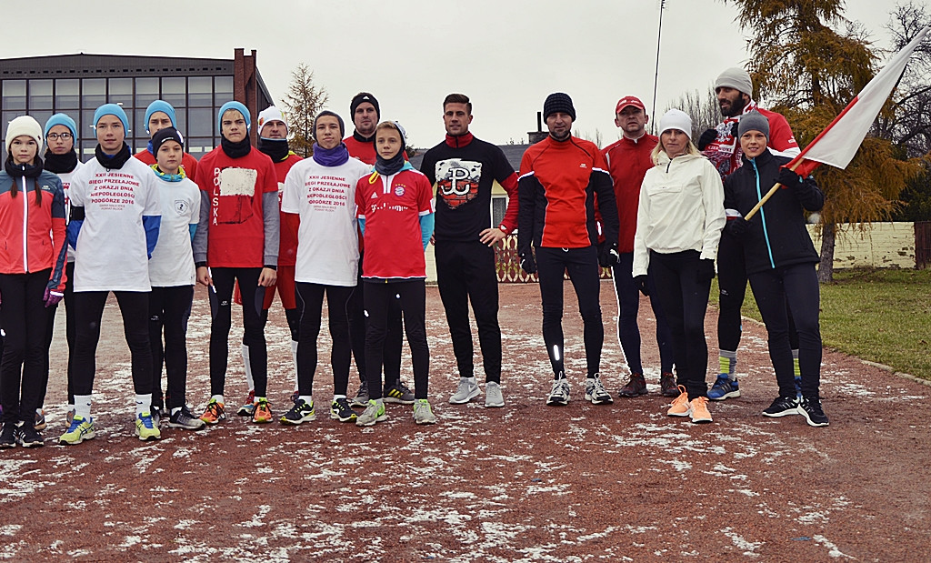 Dnia 11.11. wystartowali o godzinie 11:11 na trasę liczącą 11,11 km [FOTO]
