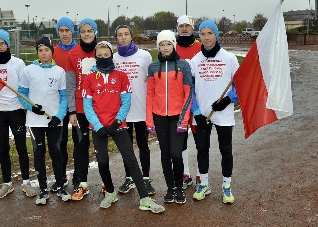 Dnia 11.11. wystartowali o godzinie 11:11 na trasę liczącą 11,11 km [FOTO]