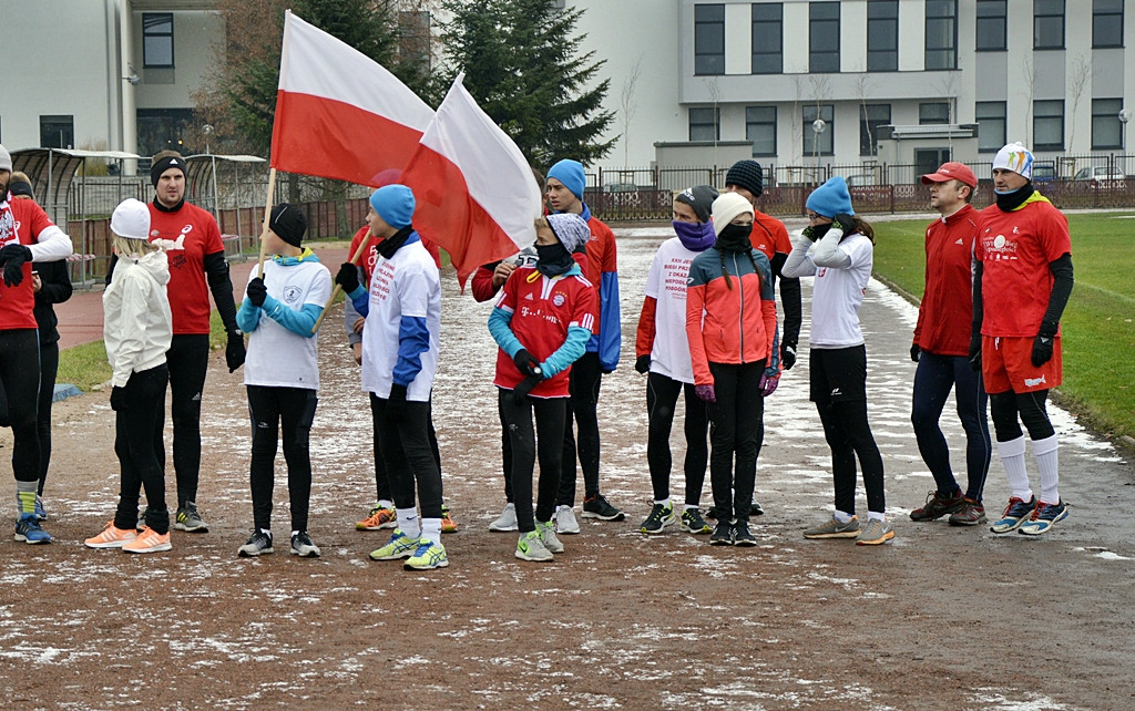 Dnia 11.11. wystartowali o godzinie 11:11 na trasę liczącą 11,11 km [FOTO]