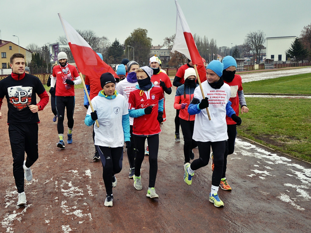Dnia 11.11. wystartowali o godzinie 11:11 na trasę liczącą 11,11 km [FOTO]