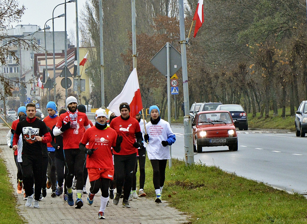 Dnia 11.11. wystartowali o godzinie 11:11 na trasę liczącą 11,11 km [FOTO]
