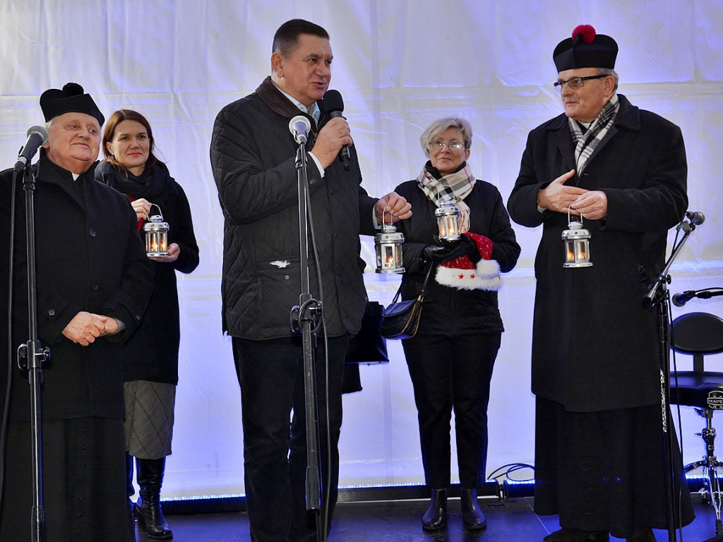 Wigilijne spotkanie przy płomieniu z Betlejem [FOTO]