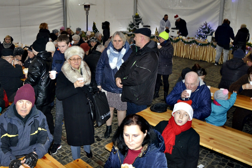 Wigilijne spotkanie przy płomieniu z Betlejem [FOTO]