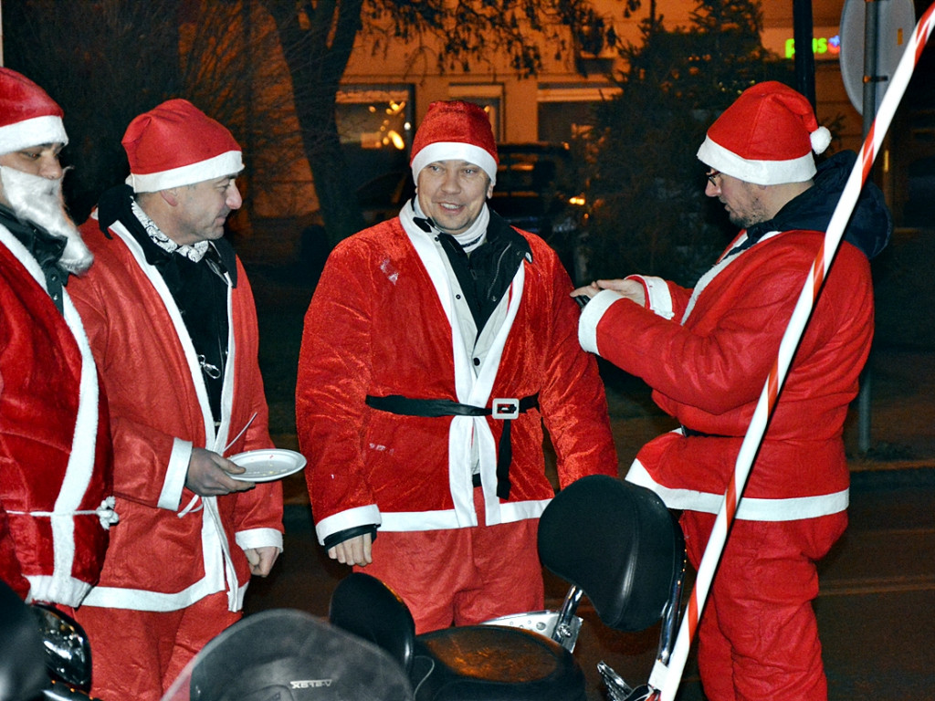 Motomikołaje znów sprawili wiele radości dzieciom [FOTO]