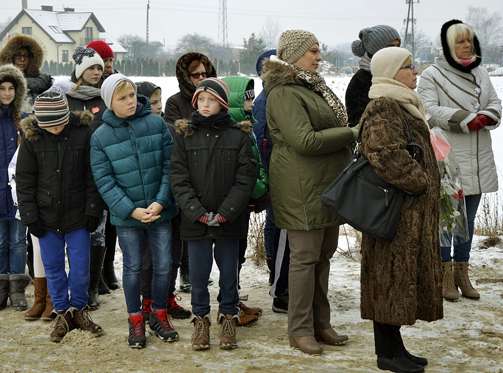 Pochylone głowy na czas wspomnień o bestialskiej zbrodni na naszych rodakach [FOTORELACJA]