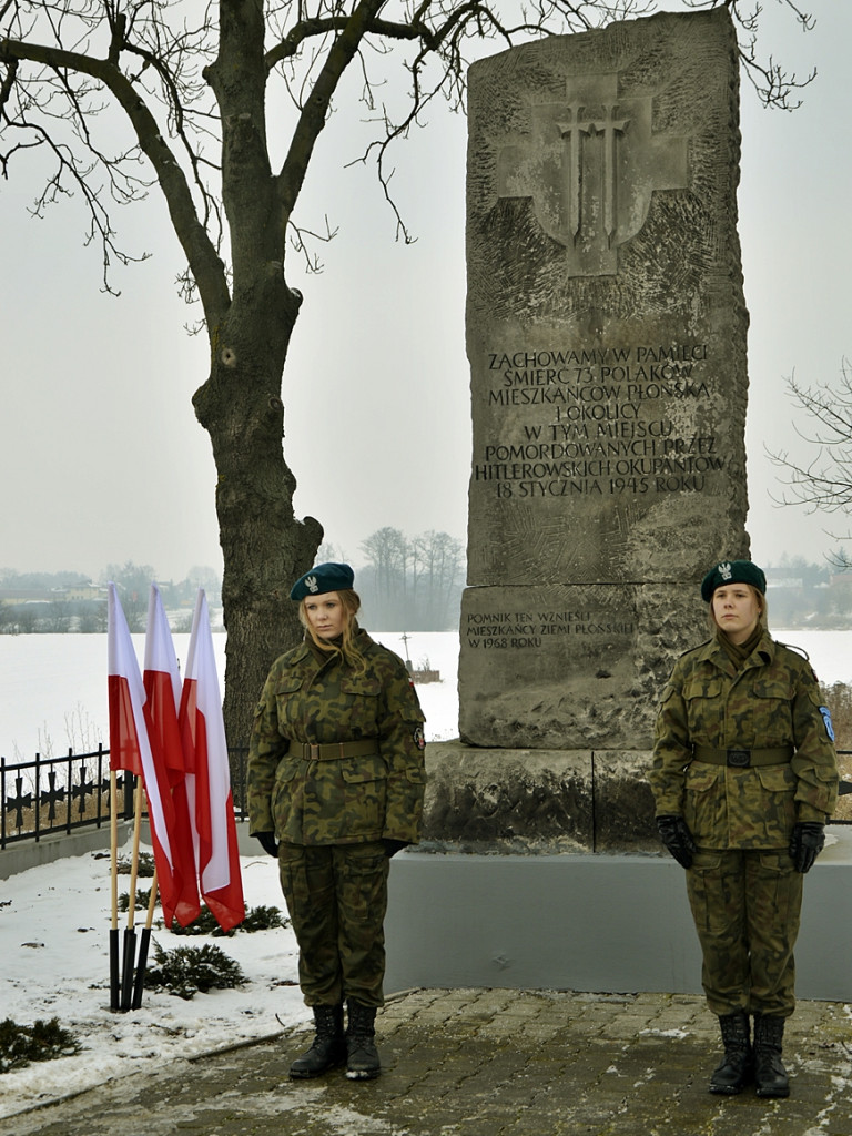 Pochylone głowy na czas wspomnień o bestialskiej zbrodni na naszych rodakach [FOTORELACJA]