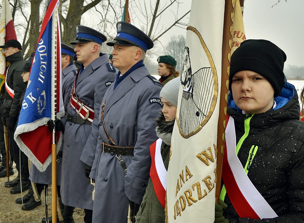 Pochylone głowy na czas wspomnień o bestialskiej zbrodni na naszych rodakach [FOTORELACJA]