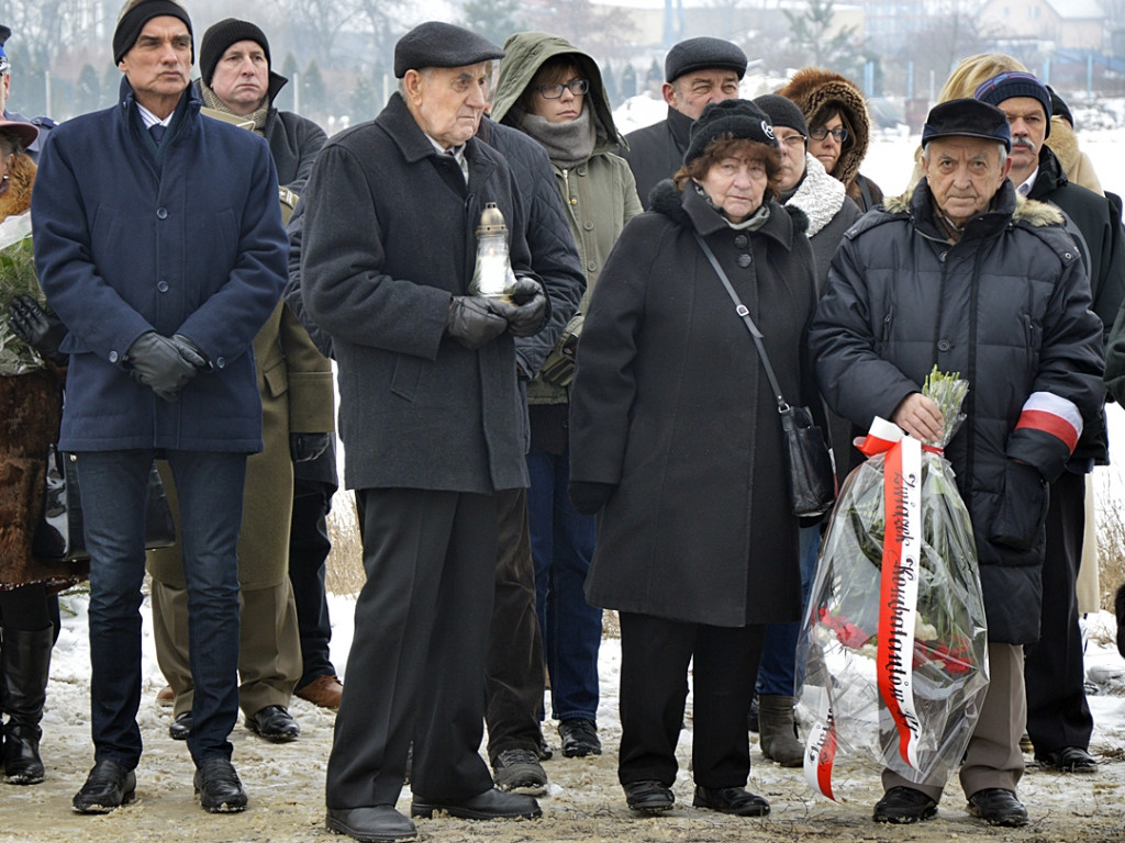 Pochylone głowy na czas wspomnień o bestialskiej zbrodni na naszych rodakach [FOTORELACJA]