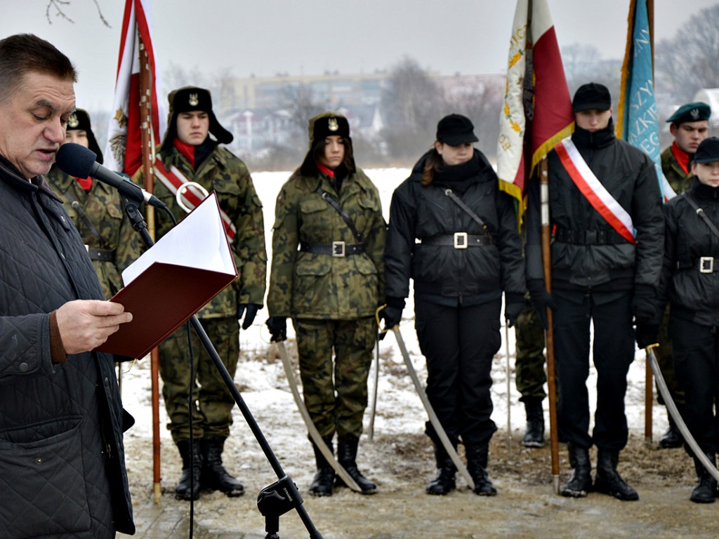 Pochylone głowy na czas wspomnień o bestialskiej zbrodni na naszych rodakach [FOTORELACJA]