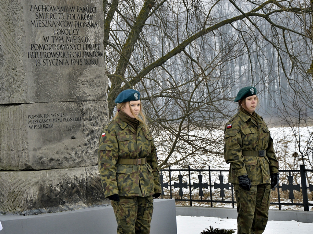 Pochylone głowy na czas wspomnień o bestialskiej zbrodni na naszych rodakach [FOTORELACJA]