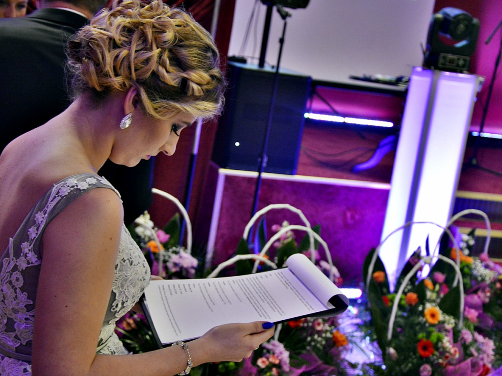 Poloneza czas zacząć?! Studniówka maturzystów od Staszica [FOTO]