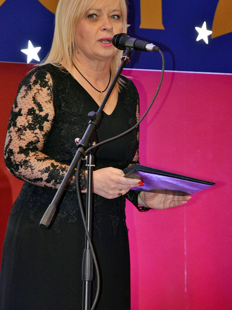 Poloneza czas zacząć?! Studniówka maturzystów od Staszica [FOTO]