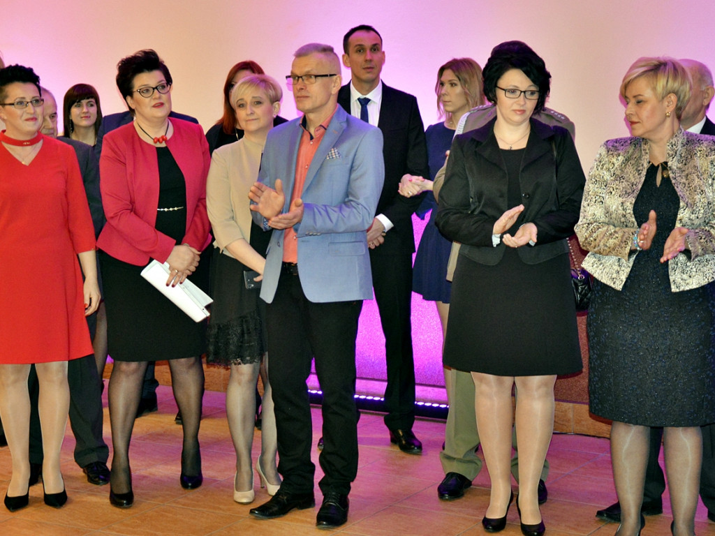 Poloneza czas zacząć?! Studniówka maturzystów od Staszica [FOTO]