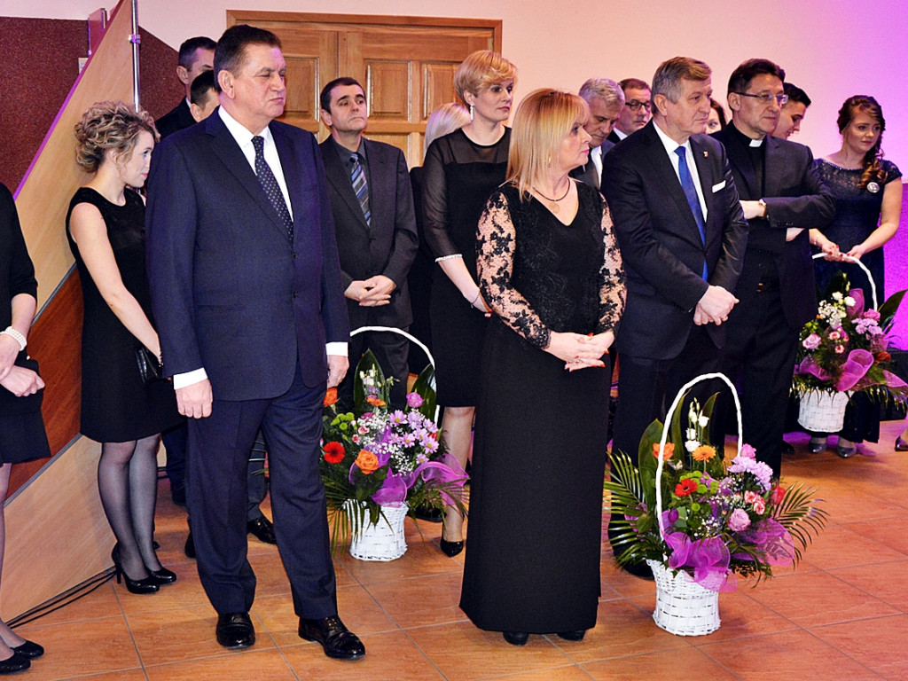 Poloneza czas zacząć?! Studniówka maturzystów od Staszica [FOTO]