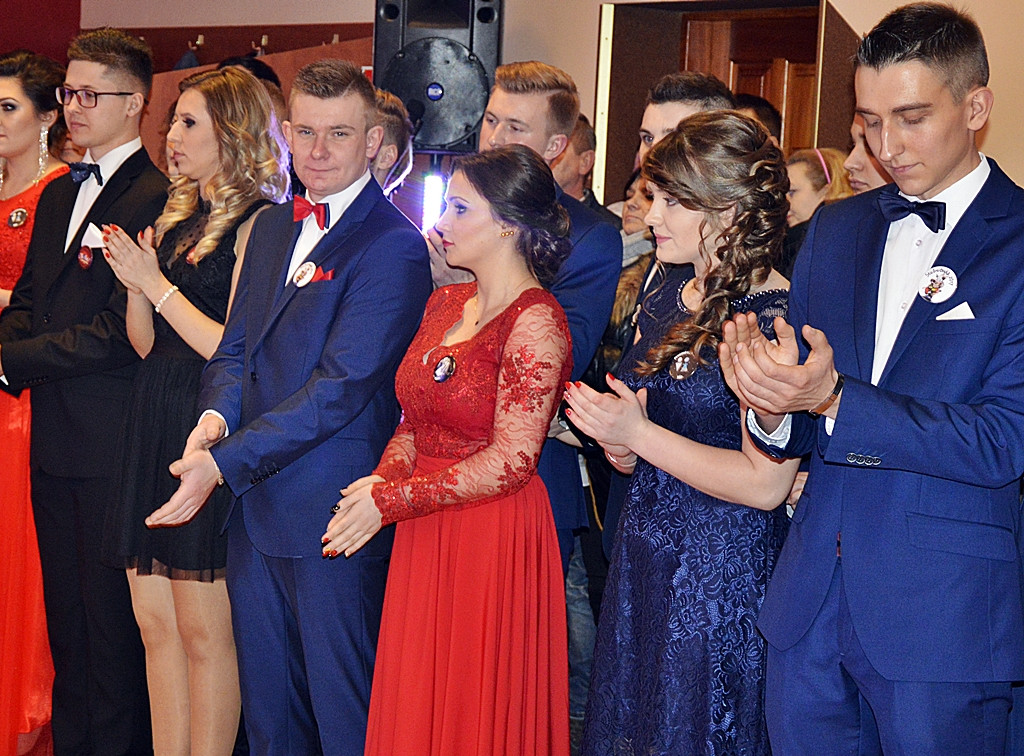 Poloneza czas zacząć?! Studniówka maturzystów od Staszica [FOTO]