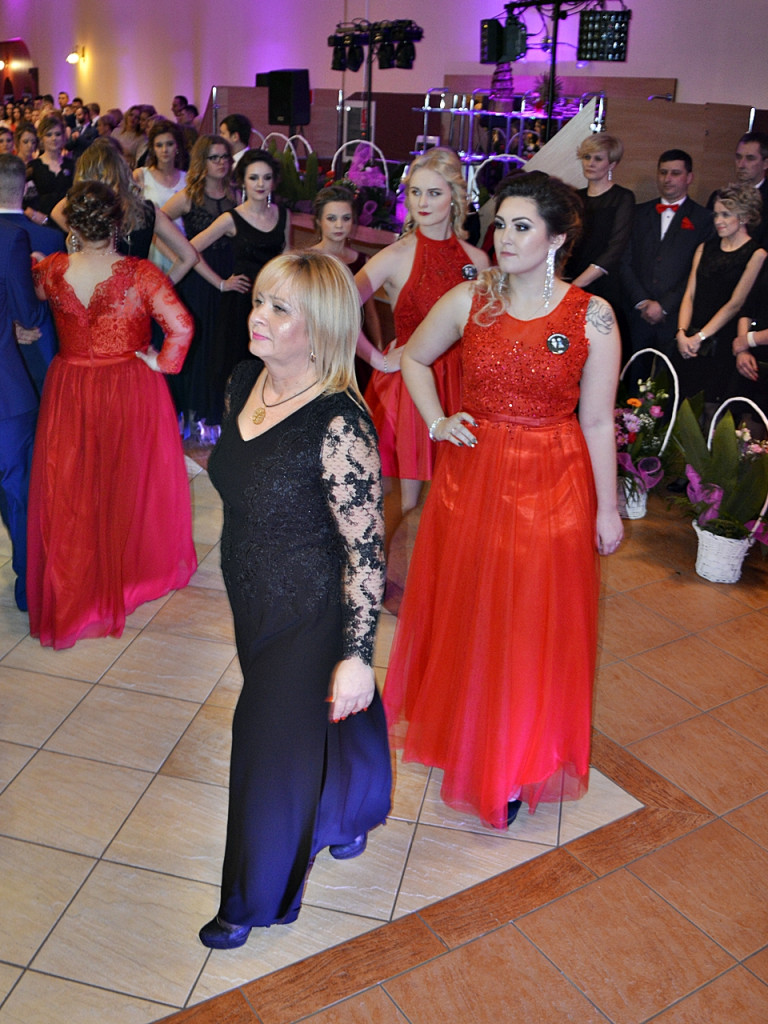 Poloneza czas zacząć?! Studniówka maturzystów od Staszica [FOTO]