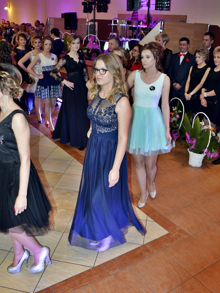 Poloneza czas zacząć?! Studniówka maturzystów od Staszica [FOTO]