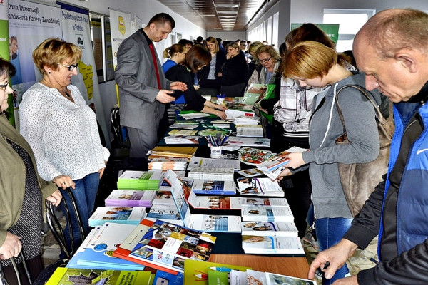 Jaką obrać drogę po szkole średniej? Konsultanci do dyspozycji naszych uczniów [FOTORELACJA]