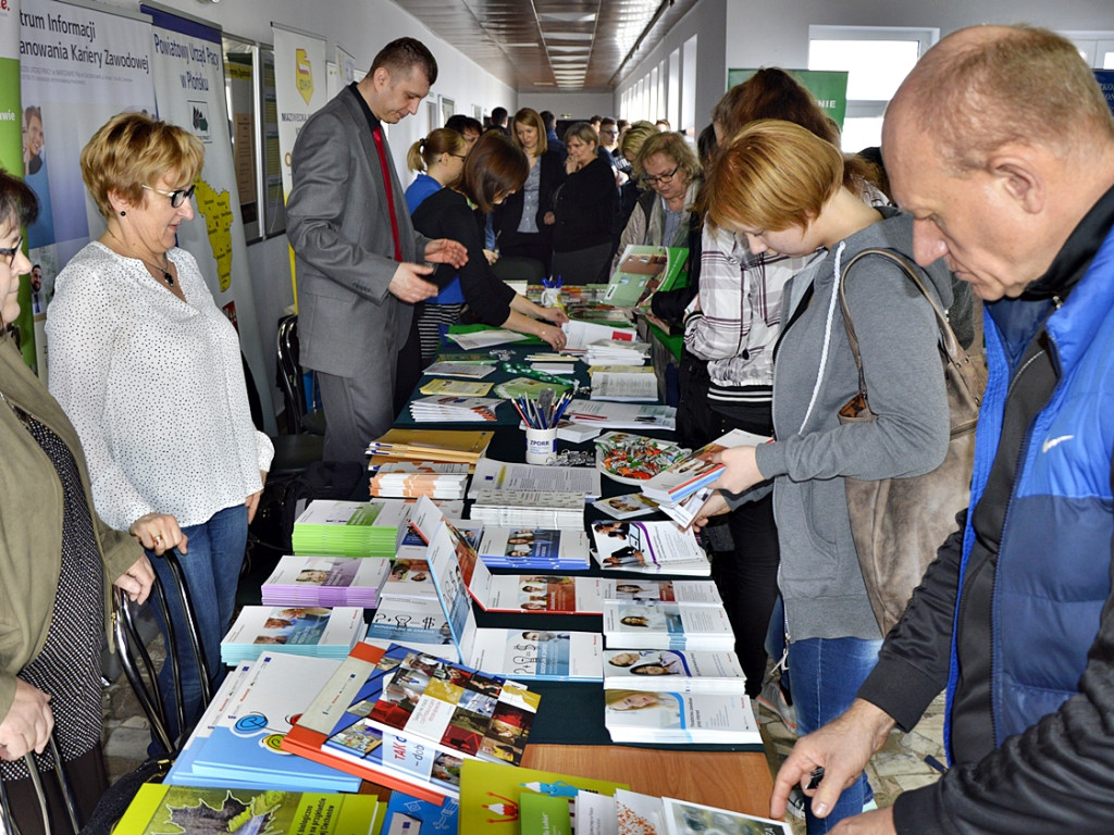 Jaką obrać drogę po szkole średniej? Konsultanci do dyspozycji naszych uczniów [FOTORELACJA]