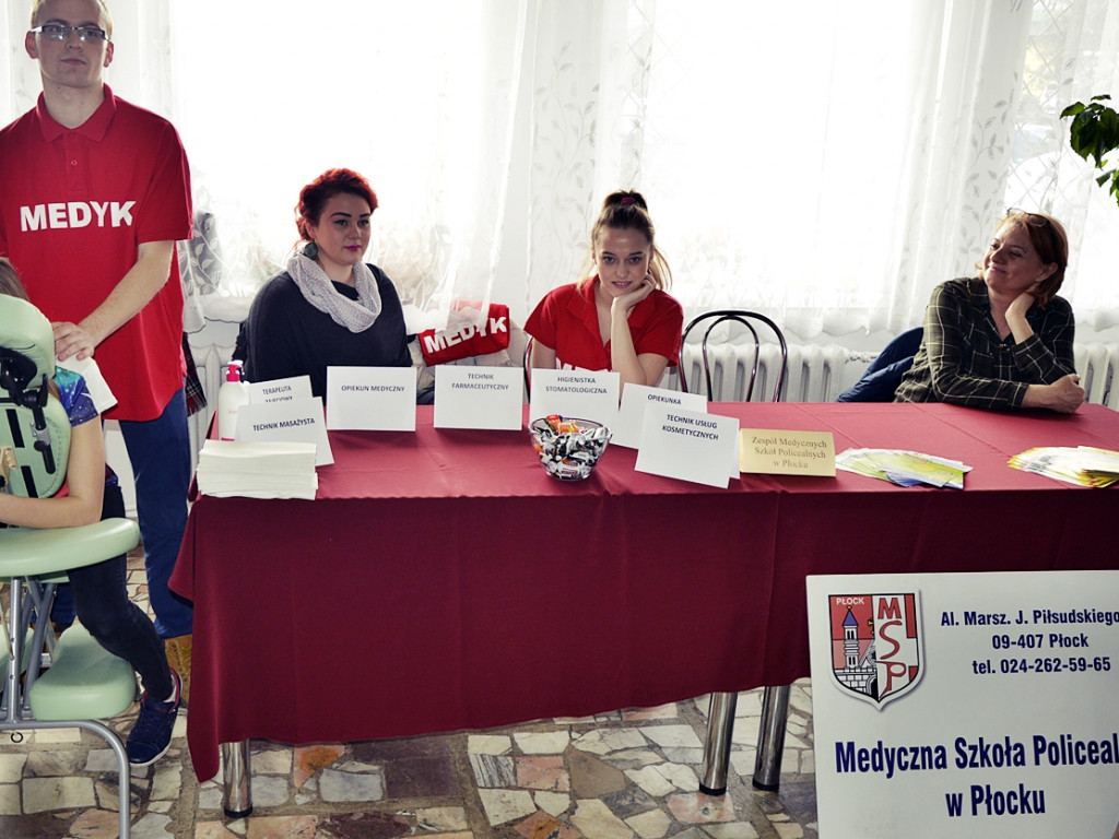 Jaką obrać drogę po szkole średniej? Konsultanci do dyspozycji naszych uczniów [FOTORELACJA]