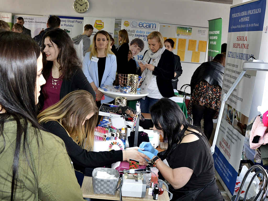 Jaką obrać drogę po szkole średniej? Konsultanci do dyspozycji naszych uczniów [FOTORELACJA]