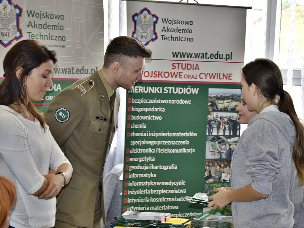 Jaką obrać drogę po szkole średniej? Konsultanci do dyspozycji naszych uczniów [FOTORELACJA]