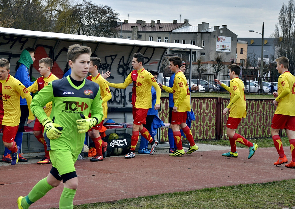 Juniorzy młodsi PAF pewnie ogrywają Stoczniowca [FOTORELACJA]