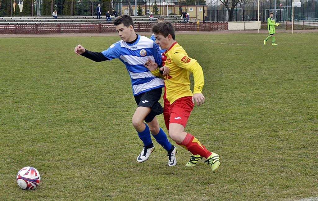 Juniorzy młodsi PAF pewnie ogrywają Stoczniowca [FOTORELACJA]