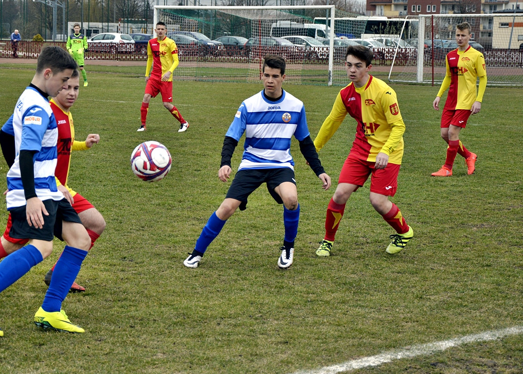 Juniorzy młodsi PAF pewnie ogrywają Stoczniowca [FOTORELACJA]