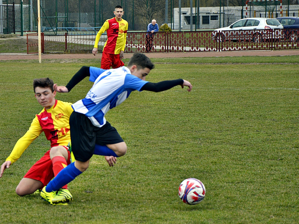 Juniorzy młodsi PAF pewnie ogrywają Stoczniowca [FOTORELACJA]