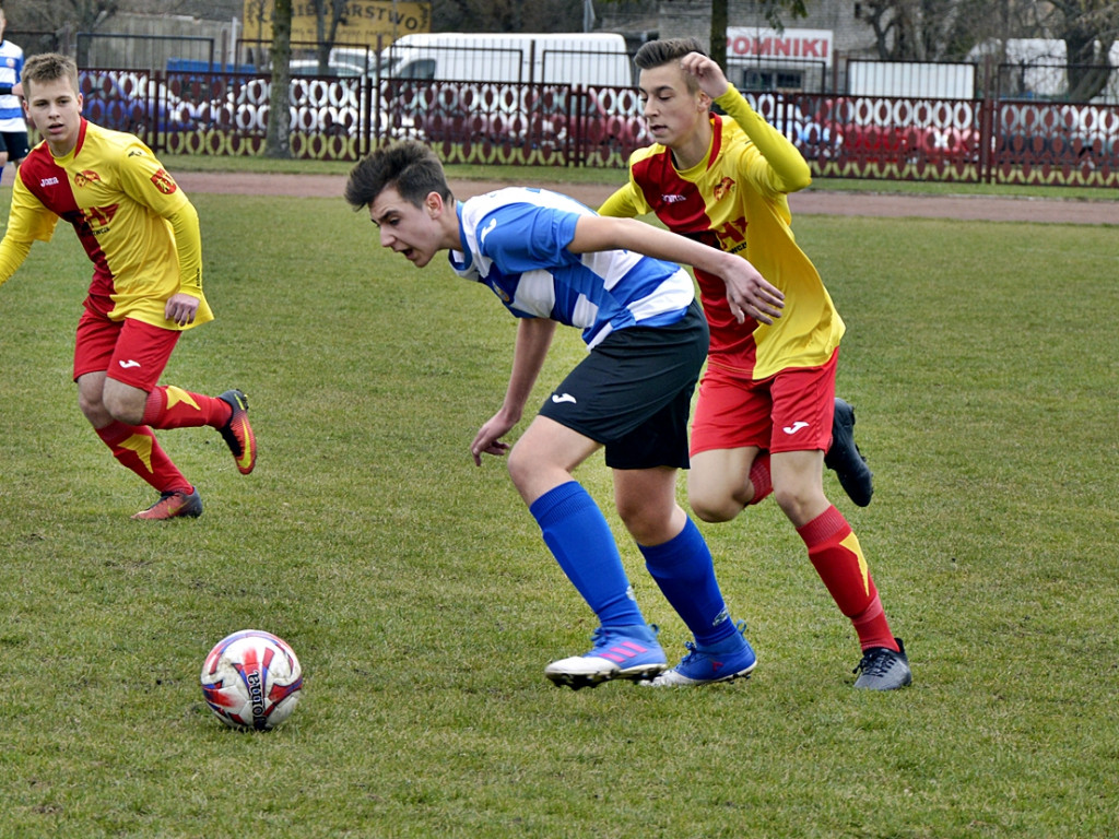 Juniorzy młodsi PAF pewnie ogrywają Stoczniowca [FOTORELACJA]