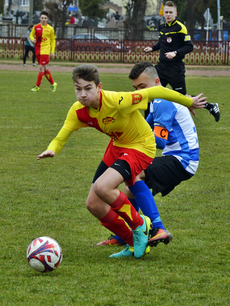 Juniorzy młodsi PAF pewnie ogrywają Stoczniowca [FOTORELACJA]