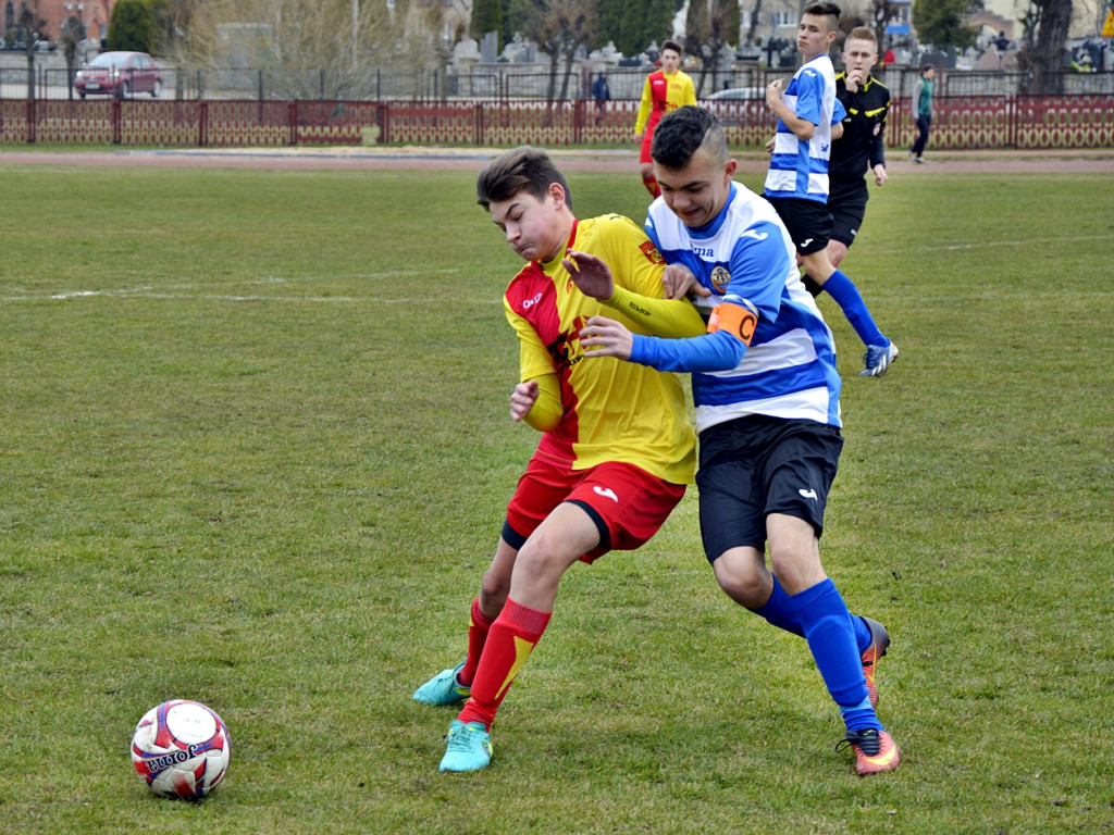 Juniorzy młodsi PAF pewnie ogrywają Stoczniowca [FOTORELACJA]