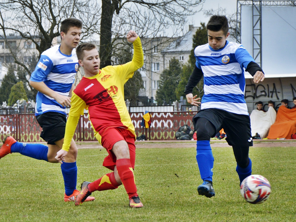Juniorzy młodsi PAF pewnie ogrywają Stoczniowca [FOTORELACJA]
