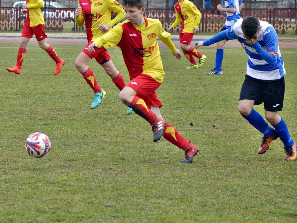 Juniorzy młodsi PAF pewnie ogrywają Stoczniowca [FOTORELACJA]