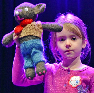 Przedszkolaki poczytają misiowi bajki [FOTO]