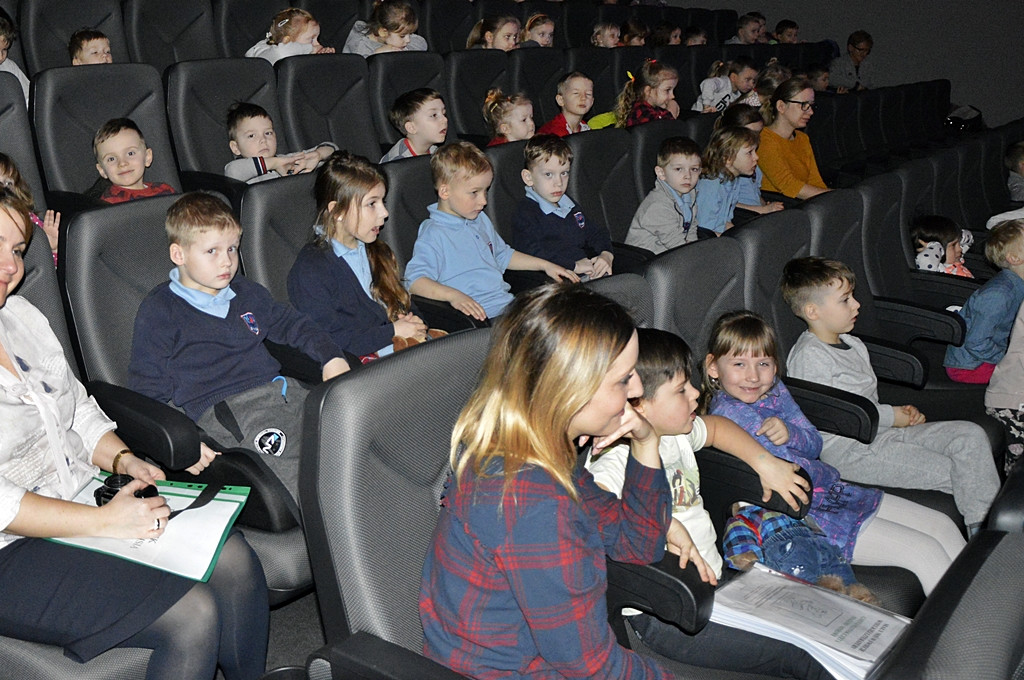 Przedszkolaki poczytają misiowi bajki [FOTO]