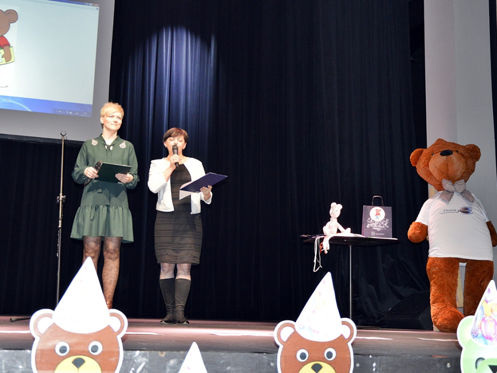 Przedszkolaki poczytają misiowi bajki [FOTO]