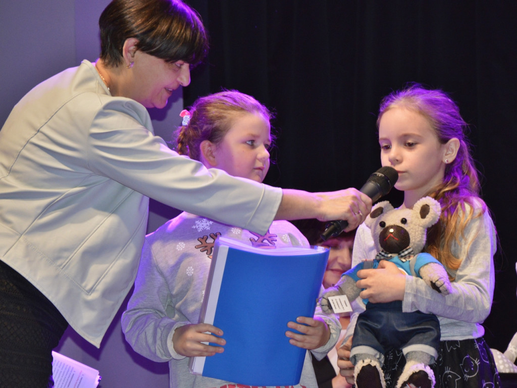 Przedszkolaki poczytają misiowi bajki [FOTO]